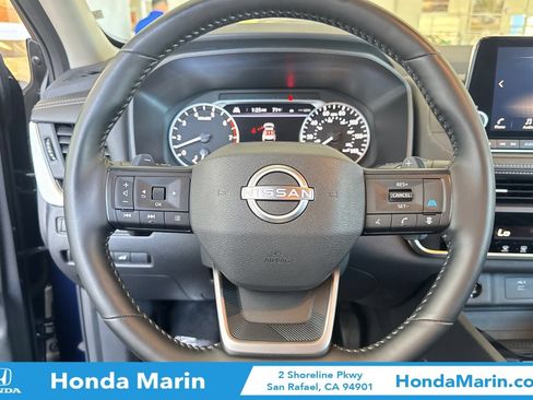 Used 2025 Nissan Rogue SV FWD image 28
