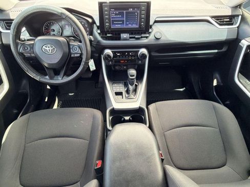 Used 2019 Toyota RAV4 LE AWD/4WD image 15