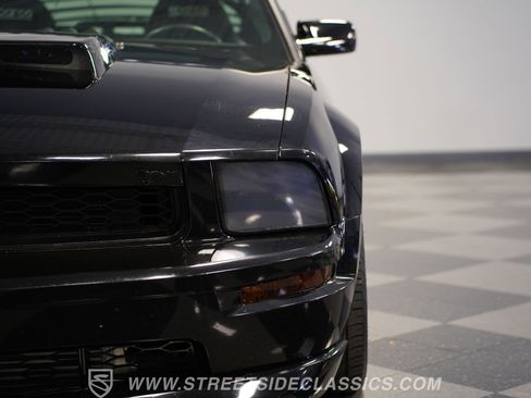 Used 2005 Ford Mustang GT RWD image 21