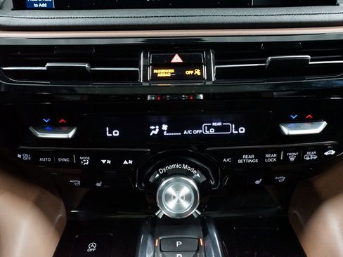 Used 2025 Acura MDX w/ Technology Package image 21