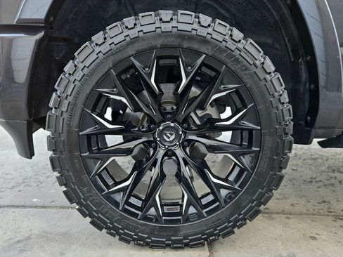 Used 2020 RAM 1500 Limited w/ Body Color Bumper Group image 24