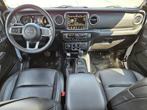 Used 2023 Jeep Wrangler Unlimited Sahara AWD/4WD image 12