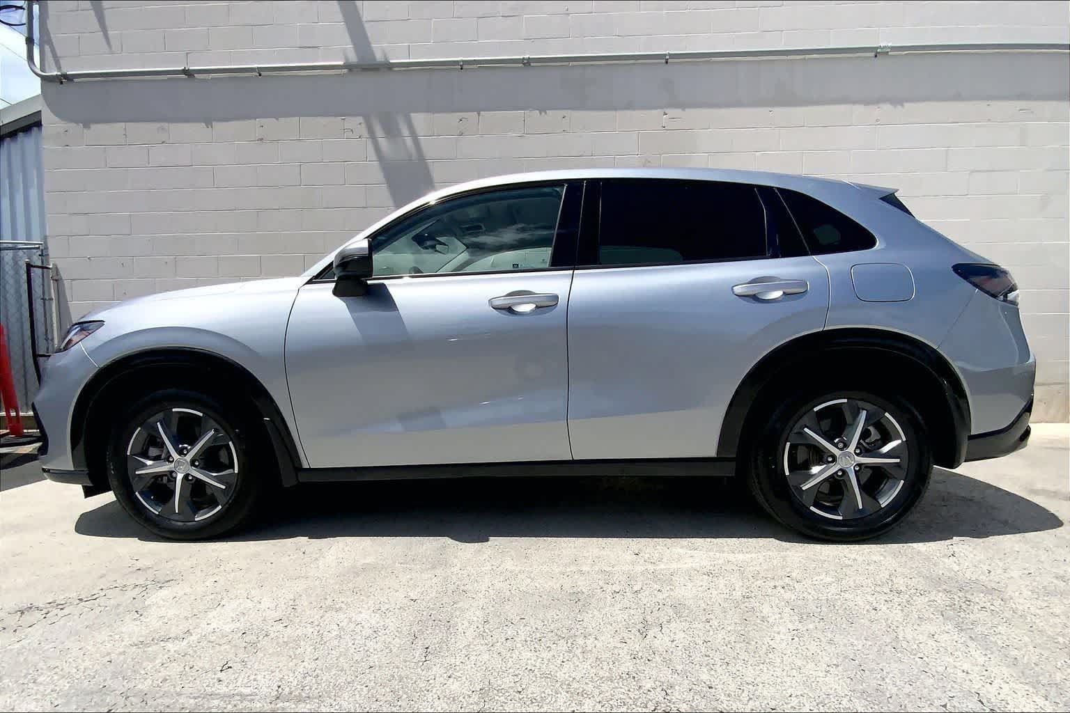 Used 2024 Honda HR-V EX-L image 3