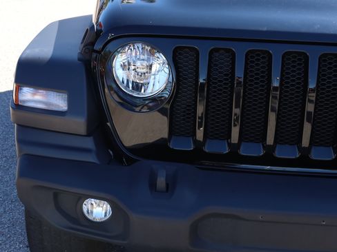 Used 2023 Jeep Wrangler Sport S image 18