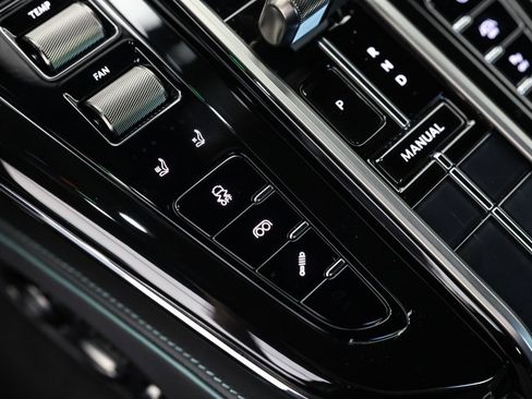 New 2025 Aston Martin V8 Vantage Coupe image 31