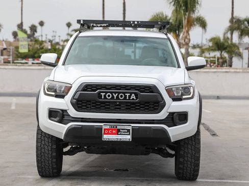 Certified 2017 Toyota Tacoma SR w/ Tow Package AWD/4WD image 3