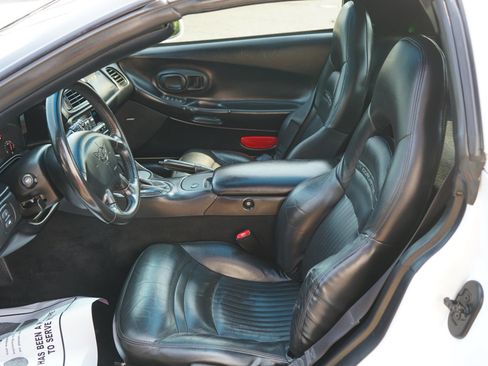Used 1997 Chevrolet Corvette Coupe w/ Memory Pkg RWD image 12
