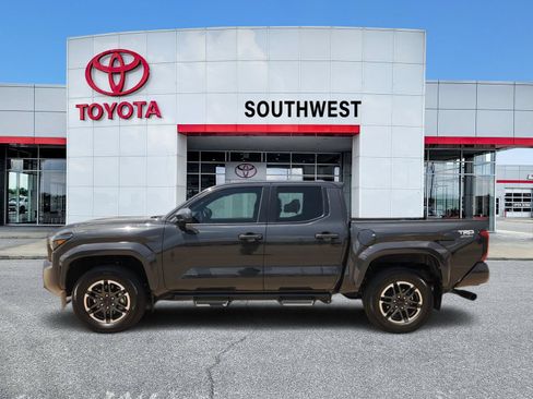 Used 2024 Toyota Tacoma TRD Sport RWD image 3