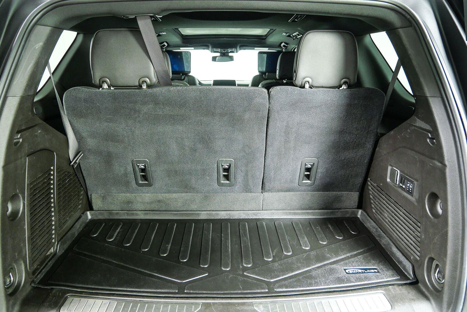 Used 2021 Chevrolet Tahoe RST w/ Luxury Package RWD image 35