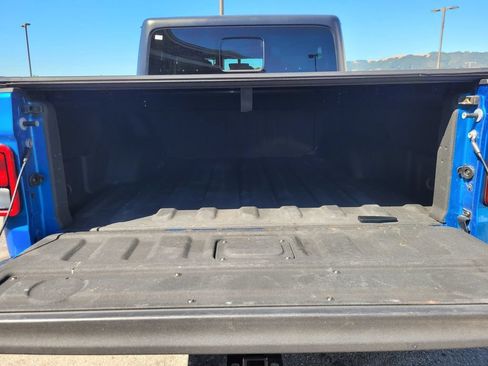 Used 2021 Jeep Gladiator Overland AWD/4WD image 10