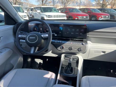 New 2026 Hyundai Kona SE image 18