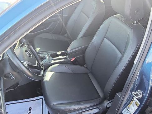 Used 2019 Volkswagen Jetta SE image 19