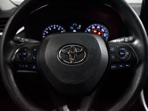 Used 2022 Toyota RAV4 XLE AWD/4WD image 12