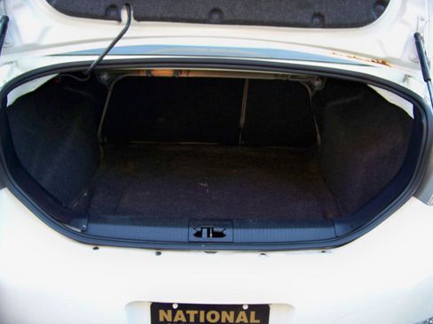 Used 2010 Ford Focus SE FWD image 14