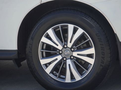 Used 2017 Nissan Pathfinder SL image 27