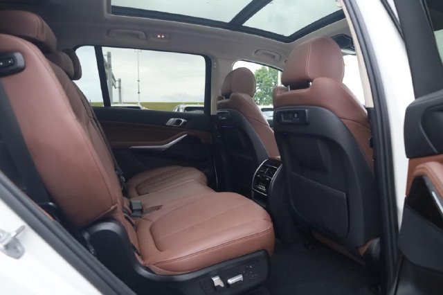 Used 2021 BMW X7 xDrive40i AWD/4WD image 18