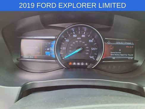Used 2019 Ford Explorer Limited w/ Limited Luxury Package FWD image 13
