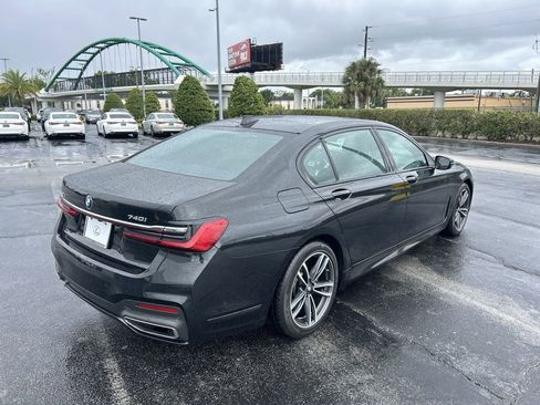 Used 2022 BMW 740i xDrive w/ M Sport Package AWD/4WD image 11