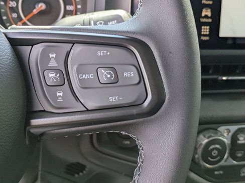 New 2025 Jeep Gladiator Sport image 17