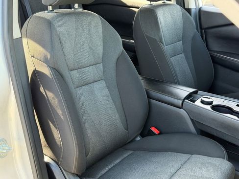 Used 2024 Nissan Rogue SV image 9