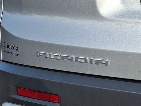 Used 2023 GMC Acadia SLE w/ Driver Convenience Package image 30