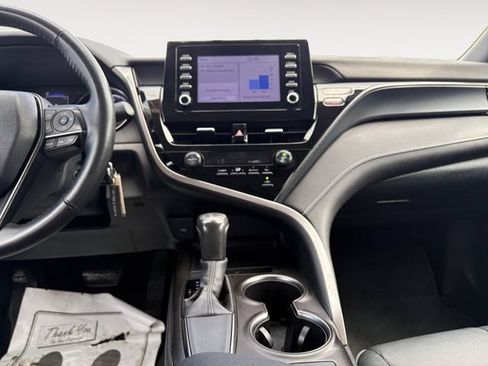 Used 2024 Toyota Camry SE FWD image 11