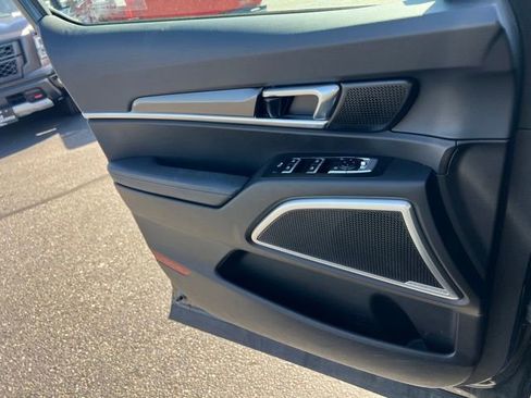 Used 2023 Kia Telluride LX image 19