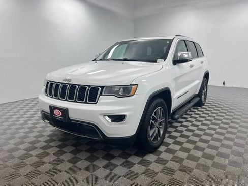 Used 2017 Jeep Grand Cherokee Limited AWD/4WD image 2
