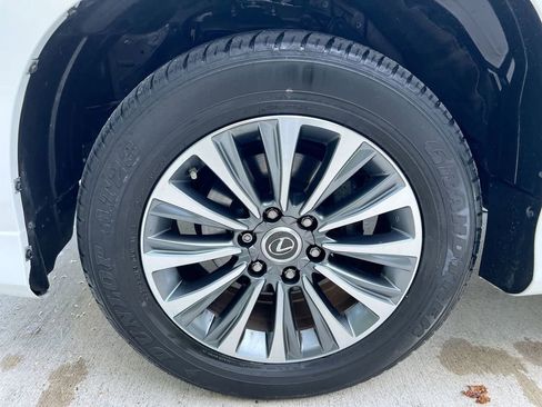 Certified 2023 Lexus GX 460 Luxury w/ Accessory Package AWD/4WD image 9