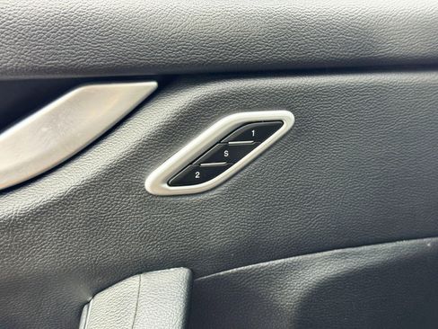 Used 2019 Maserati Levante image 17