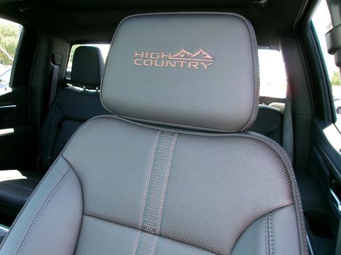 New 2026 Chevrolet Silverado 1500 High Country w/ High Country Premium Package AWD/4WD image 19