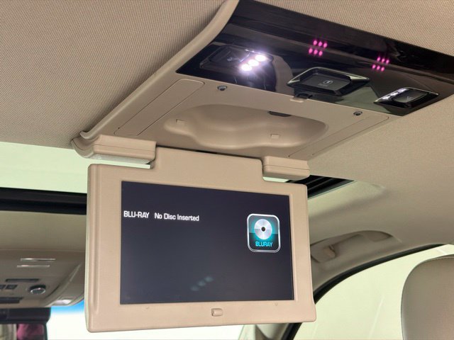 Used 2017 Chevrolet Tahoe Premier AWD/4WD image 32