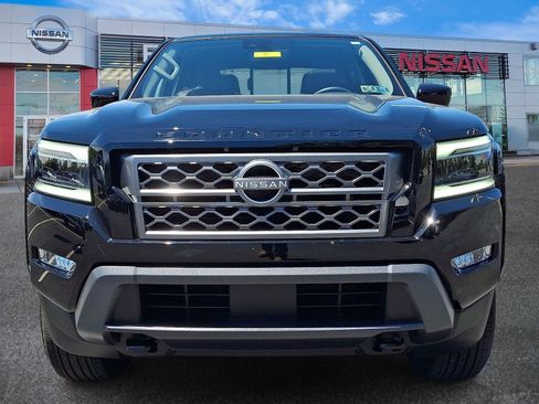 Certified 2024 Nissan Frontier SL w/ Technology Package AWD/4WD image 2
