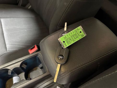 Used 2018 Ford Focus SEL FWD image 28