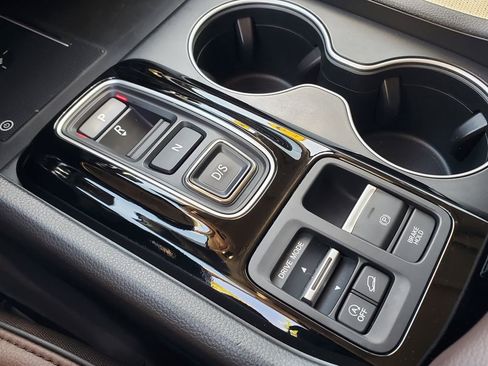 Used 2023 Honda Pilot Elite image 34