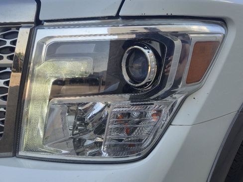 Used 2018 Nissan Titan Platinum Reserve w/ Platinum Utility Package AWD/4WD image 10