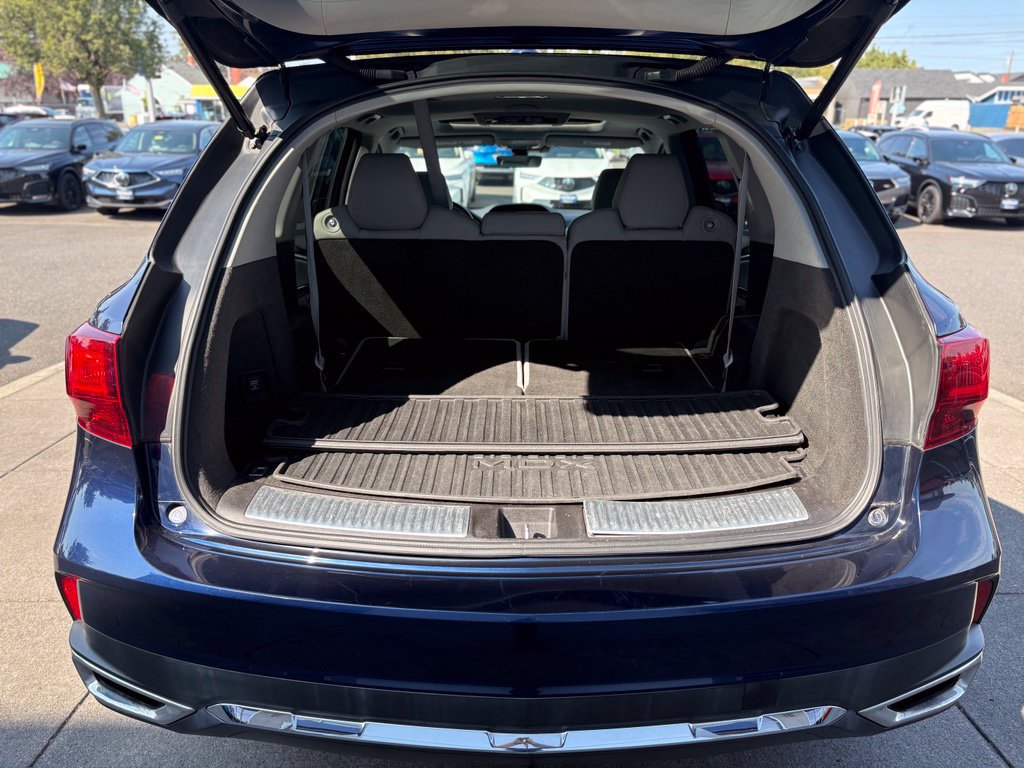Used 2017 Acura MDX w/ Tech & Entertainment Pkg AWD/4WD image 32