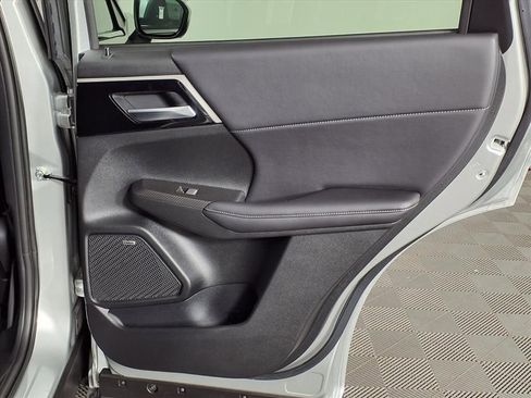 New 2026 Mitsubishi Outlander SE AWD/4WD image 10