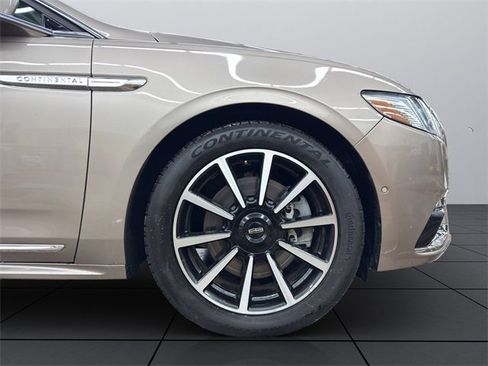 Used 2020 Lincoln Continental Reserve image 23
