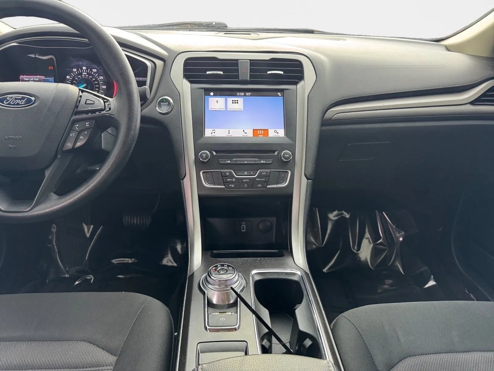 Used 2017 Ford Fusion SE w/ Fusion SE Technology Package FWD image 13