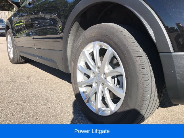 Used 2023 Cadillac XT4 Luxury w/ Cold Weather Package AWD/4WD image 12