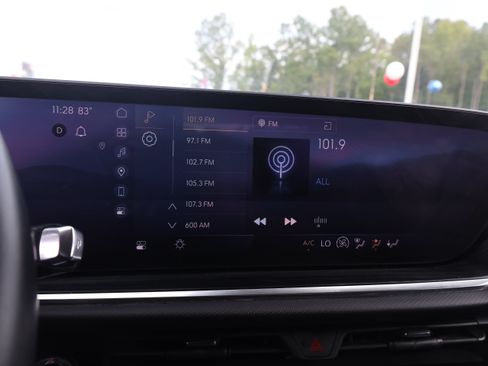 Used 2024 Buick Envision Preferred AWD/4WD image 22