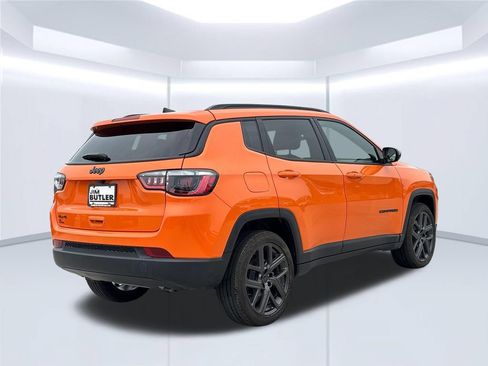 Used 2026 Jeep Compass Latitude AWD/4WD image 7