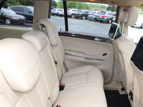 Used 2011 Mercedes-Benz GL 450 GL 450 4MATIC AWD 4dr SUV image 18