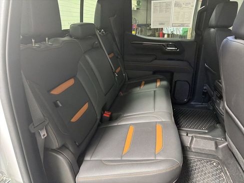 Used 2025 GMC Sierra 1500 AT4 w/ AT4 Premium Package AWD/4WD image 8