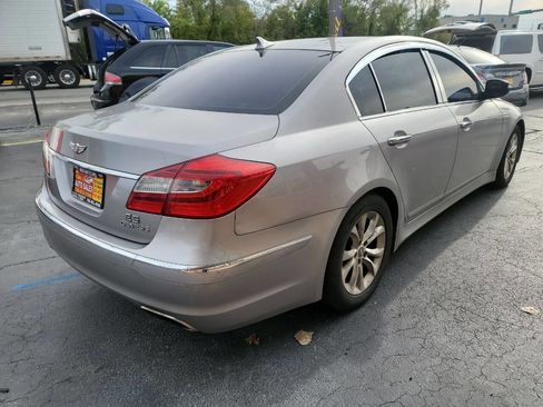 Used 2013 Hyundai Genesis 3.8 image 7
