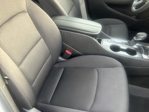 Used 2023 Chevrolet Malibu LT image 9