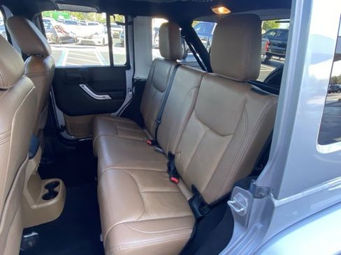 Used 2015 Jeep Wrangler Unlimited Sahara w/ Connectivity Group image 22