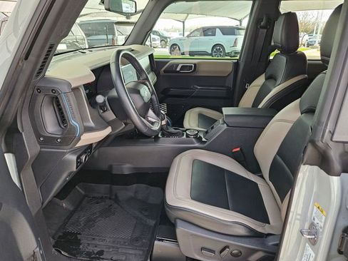 Used 2024 Ford Bronco Wildtrak image 9