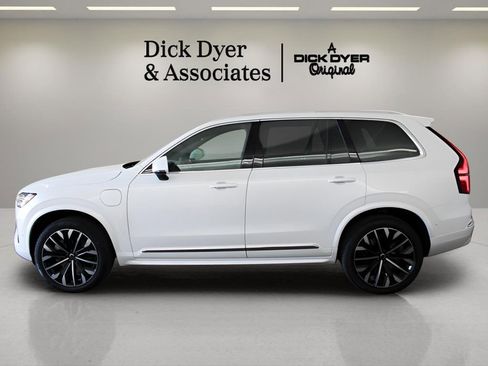 New 2026 Volvo XC90 T8 Plus w/ Protection Package Premier image 5